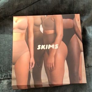 SKIMS CORE CONTROL THONG